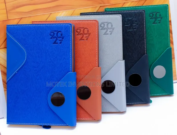 Diaries za 2027 Zilizobinafsishwa - 1