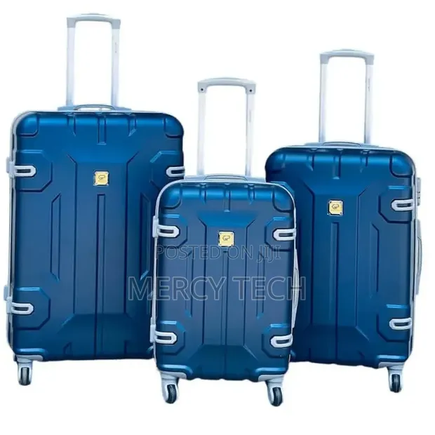 Luxurious Fibre Suitcase Set (3-in-1) - 1