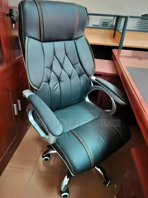 Ergonomic Black Office Chair - 1