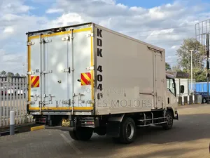 Isuzu Elf Lori la Friji 2015