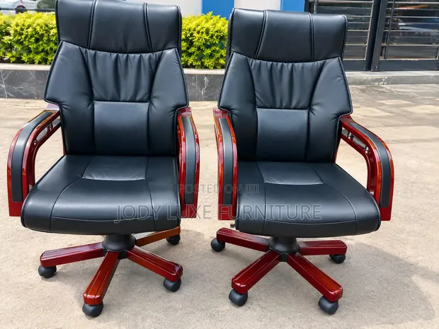 Kiti cha Ofisi Nyeusi cha Ergonomic - 1