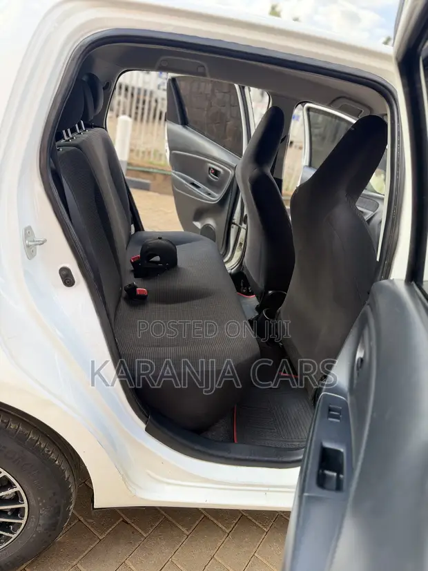 Toyota Vitz 1.3 FWD 5dr 2016 White - 1