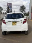 Toyota Vitz 1.3 FWD 5dr 2016 Nyeupe - 2