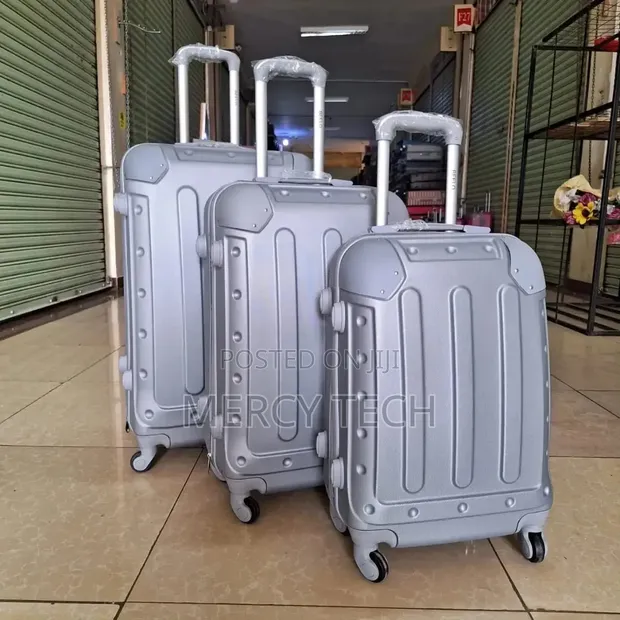 Voyager 3-in-1 Fibre Suitcase Collection (Size 2) - 1