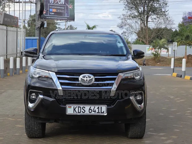 Toyota Fortuner 2018 2.4 GD-6 - 1