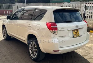 Toyota Vanguard 2013 Nyeupe