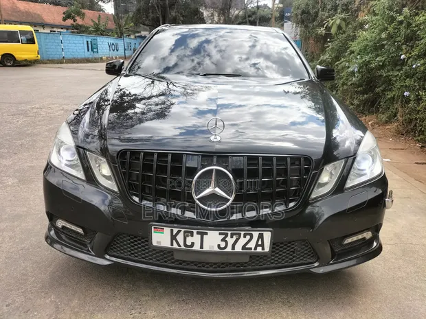Mercedes-Benz E250 CGI 2011 Nyeusi - 1