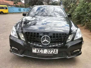 Mercedes-Benz E250 CGI 2011 Nyeusi