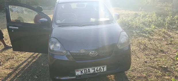 Toyota Pixis 2013 Black - 1