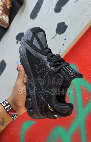 New Balance 1906R Sneakers