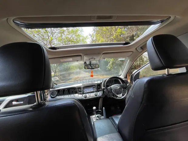 Toyota RAV4 2016 Silver - 1