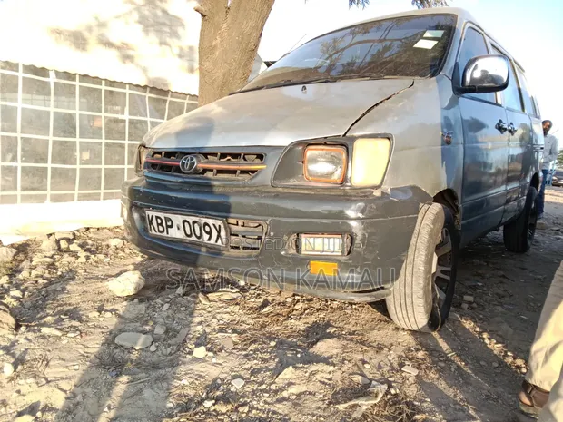 Toyota TownAce 2006 Nyeupe - 1