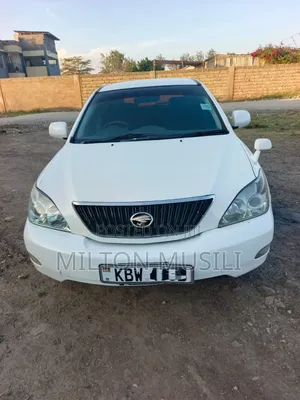 Toyota Harrier 2005 Nyeupe