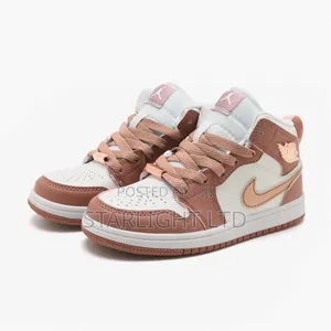 Jordan 1 Stardust Sneakers za Watoto