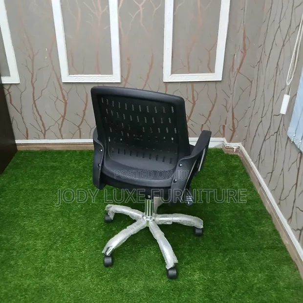 Kiti cha Ofisi Nyeusi cha Ergonomic - 1