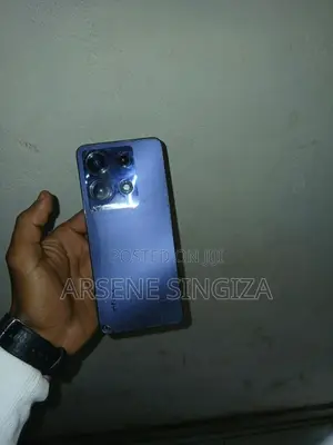 Infinix Smart 10 128GB Blue (Used, Cracked Screen)