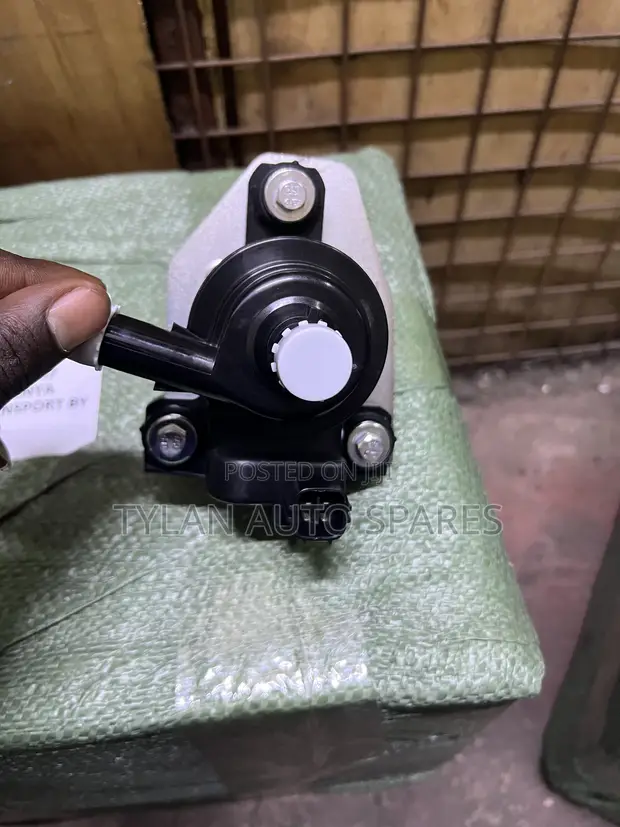 Brand New Auxiliary Water Pump for Toyota Harrier/Lexus Hybrid - 1