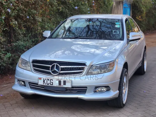 Mercedes-Benz C200 2009 Silver - 1