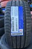 Tairi ya Goddard 235/50R18 97V - 2