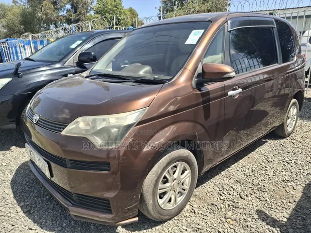 Toyota Spade 2014 Brown - 1