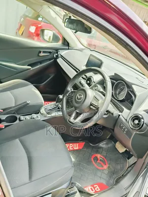 Mazda Demio 2018 Nyekundu