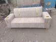 Sofa ya Seaters 3 na Vikombe vya Vinywaji - Beige - 1
