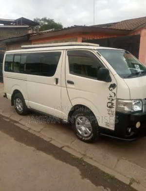 Nissan Van 11 & 14 Seater for Hire (Chauffeured)