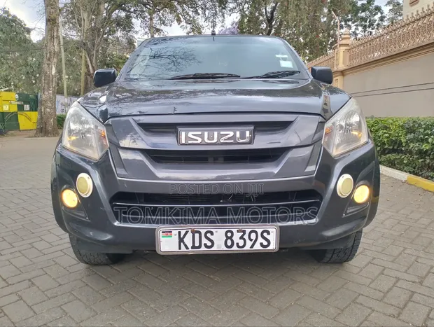Isuzu D-MAX 2025 Gray - 1