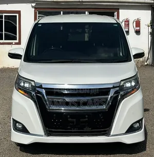Toyota Esquire 2019 Nyeupe