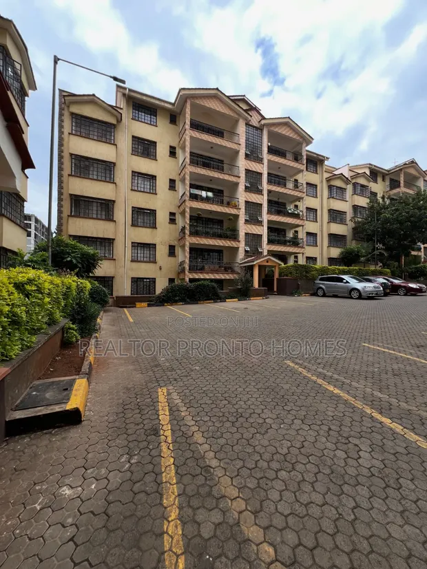 3 Bedroom En-suite Apartment with SQ in Lavington, Valley Arcade - 1