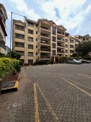 3 Bedroom En-suite Apartment with SQ in Lavington, Valley Arcade