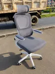 Kiti cha Ofisi cha Mesh chenye Ergonomic na Headrest - Fremu Nyeupe - 2