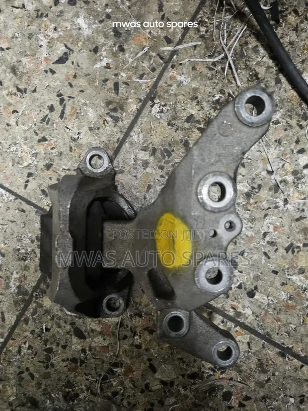 Nissan X-Trail T32 Engine Mounting - 1