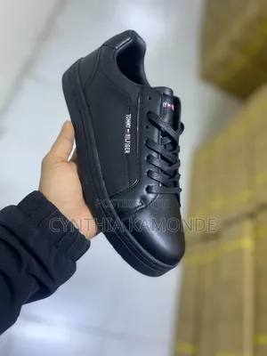 Smart Tommy Sneakers za Kawaida