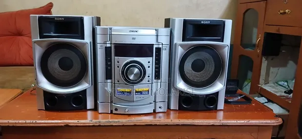 Sony MHC-GNZ55D DVD Changer System - 1