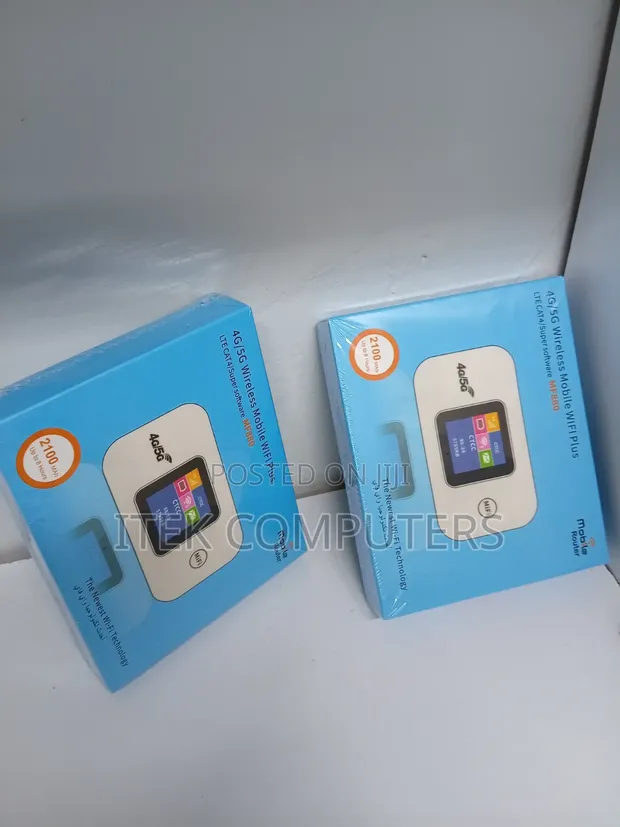 Compact 4G/5G Travel WiFi Device - 1
