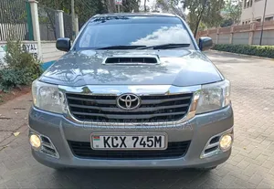 Toyota Hilux Double Cab 2012 Grey