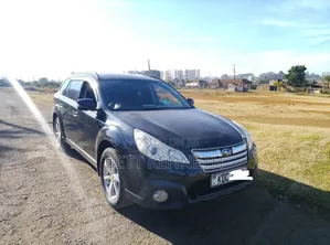 Subaru Outback 2.5i Limited 2013 Nyeusi