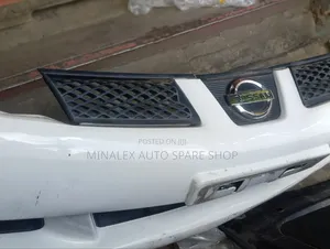 Bampa ya Mbele Nissan Wingroad Y12 na Grill na Foglights