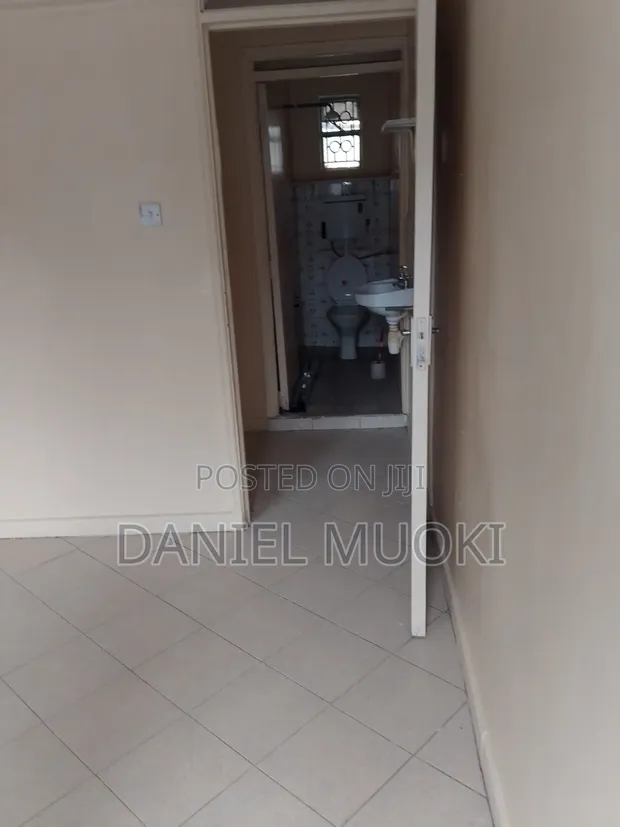 Nyumba ya Vyumba 4 kwa Ajili ya Kukodisha Kamulu, Kathiani Central - 1