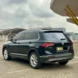 Volkswagen Tiguan 2017 Nyeusi - 2