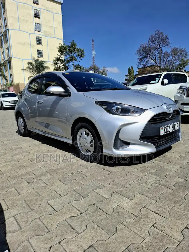 Toyota Yaris 2020 1000cc Automatic Silver - 1