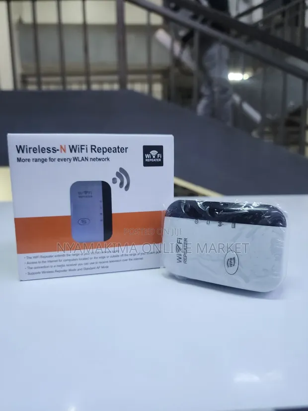 300Mbps Wireless-N WiFi Repeater - 1