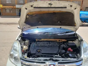 Toyota Isis 1.8L G-Edition 2WD 2015 Nyeupe