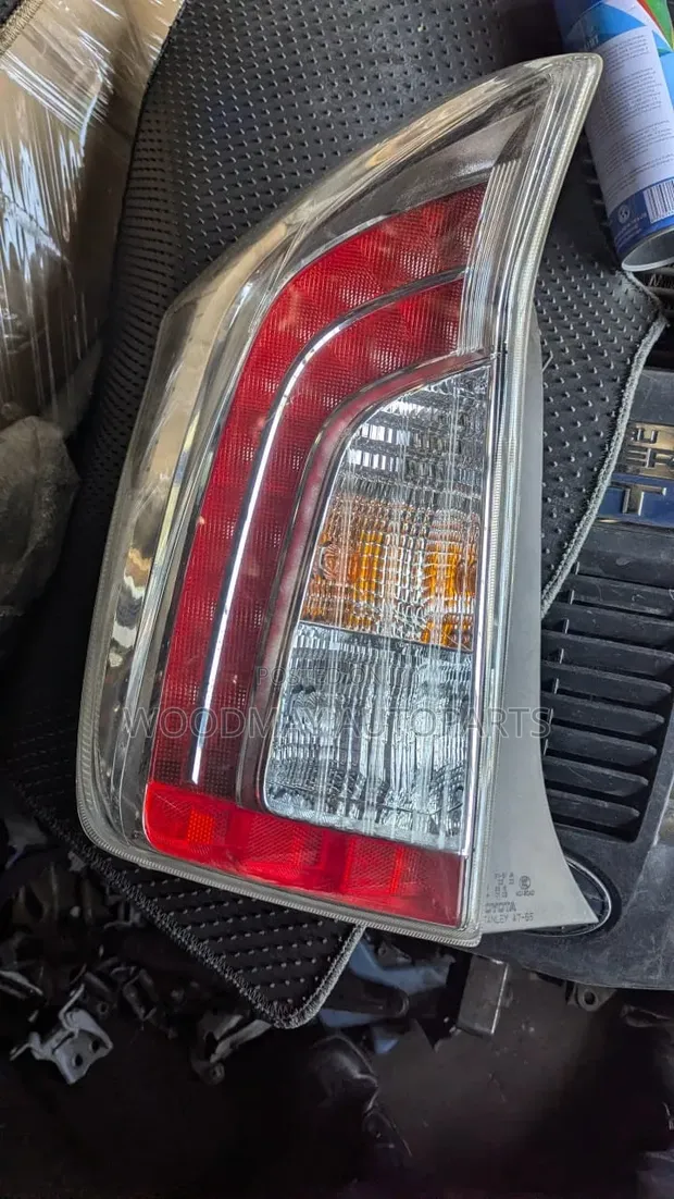 Toyota Prius Backlight 2015/2016 - 1