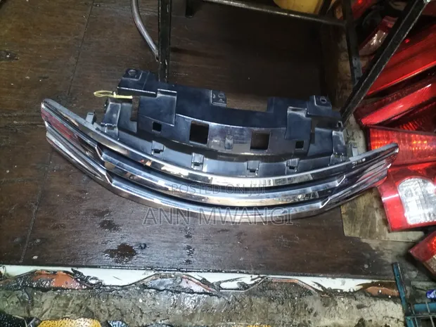 Grille ya Nissan Note 2012 - 1
