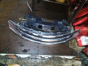 Grille ya Nissan Note 2012
