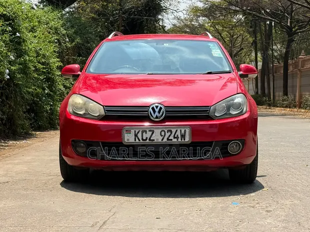 Volkswagen Golf 2013 Red - 1