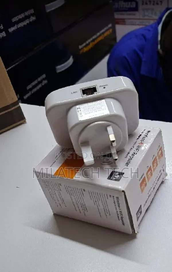 Long-Range WiFi Extender - Wireless Repeater - 1