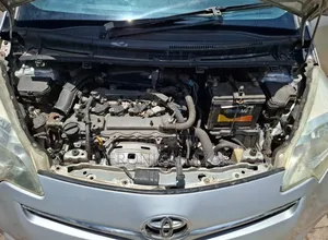 Toyota Ractis 2011 Nyeusi